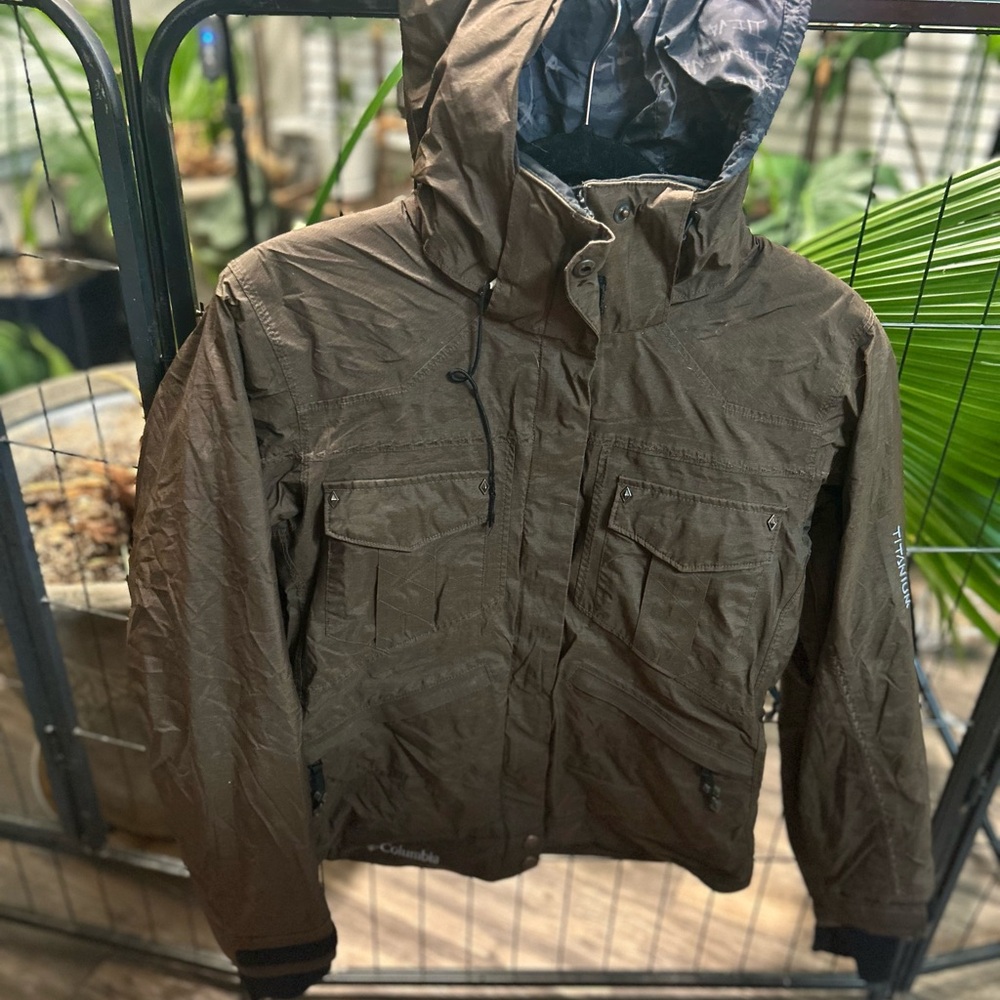 Columbia Men's Dark Brown Performance Jacket